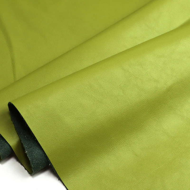 سابر ایک ہی رنگ کی پشت پناہی میں پنجوں کے فاکس چمڑے کے لباس کے تانے بانے